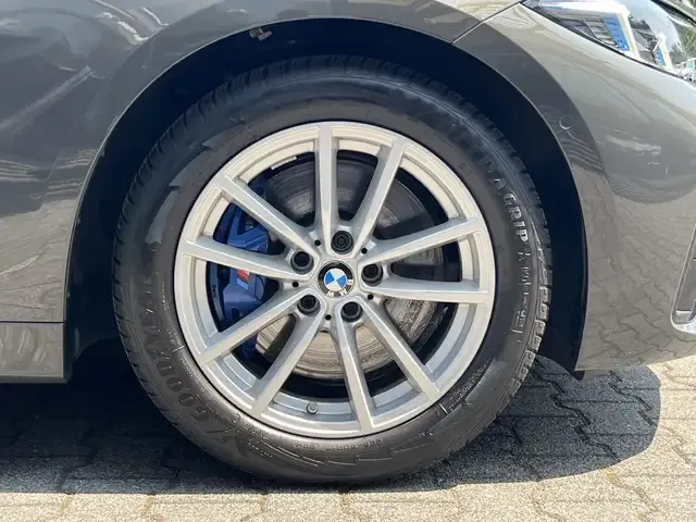 BMW 440