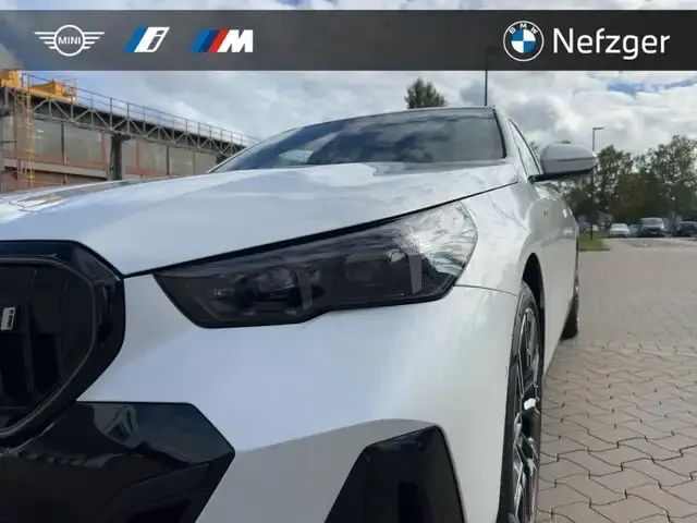 BMW i5