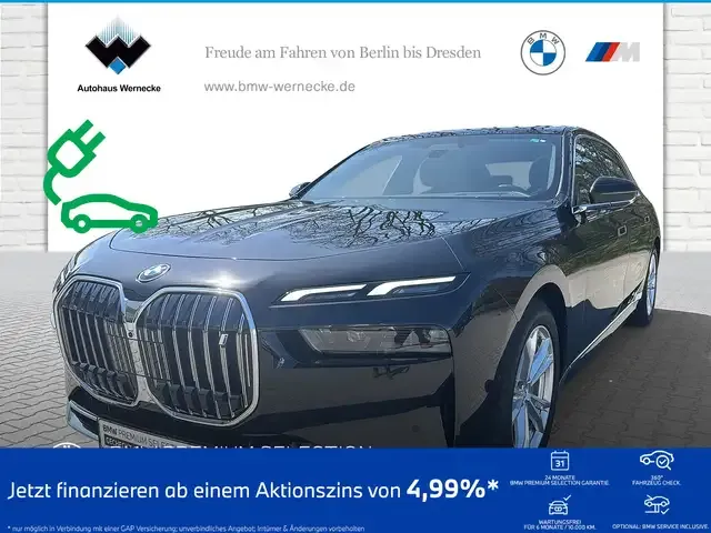 BMW i7