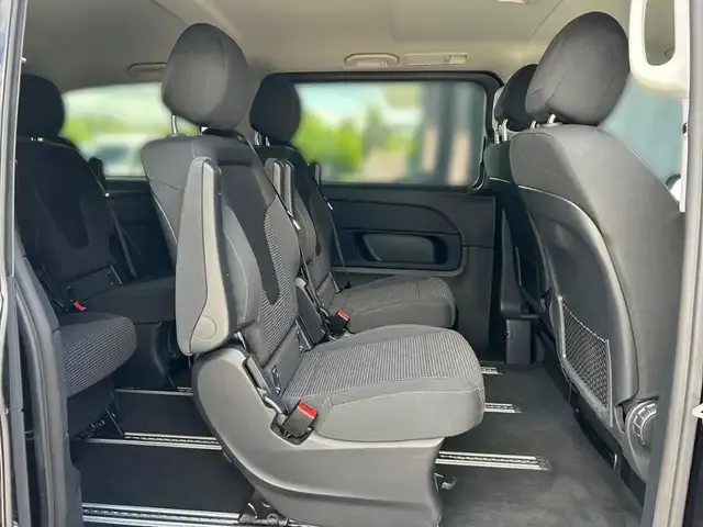 Mercedes-Benz V 220