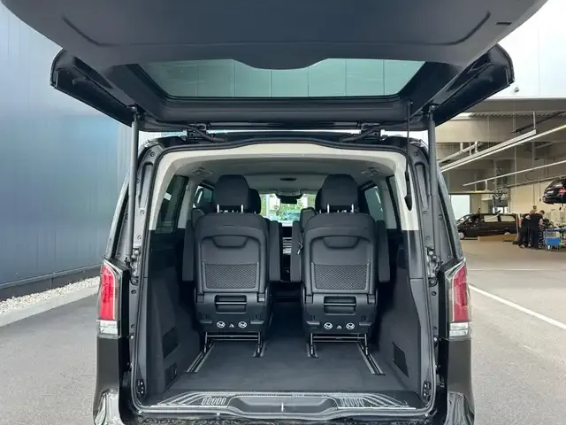 Mercedes-Benz V 220
