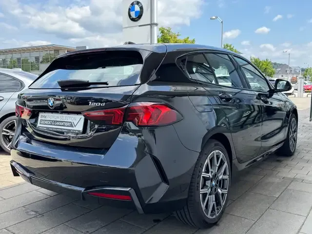 BMW 120