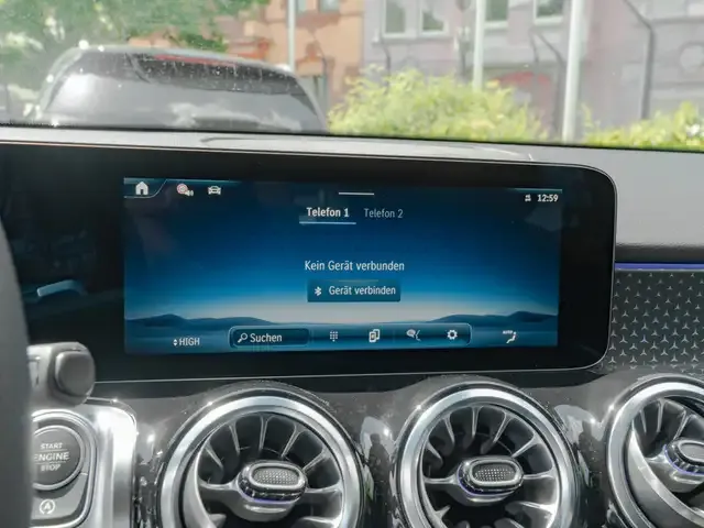 Mercedes-Benz GLB 220