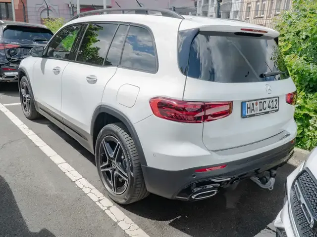 Mercedes-Benz GLB 220