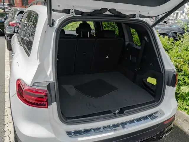 Mercedes-Benz GLB 220