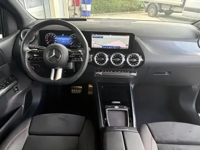 Mercedes-Benz B 200