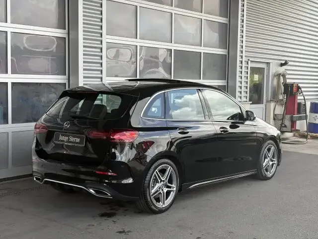 Mercedes-Benz B 200