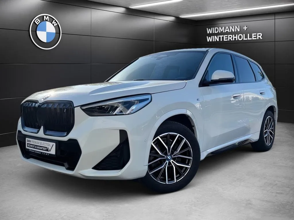 BMW iX1