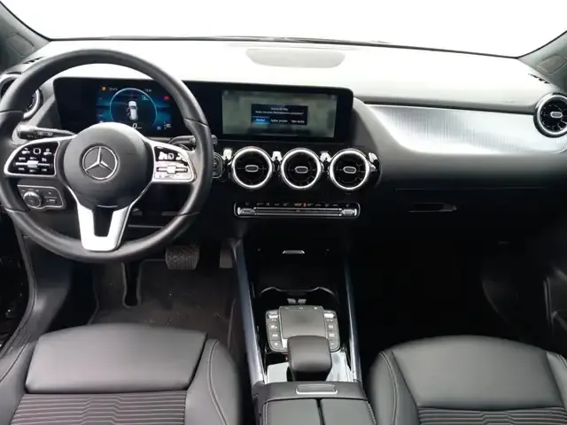 Mercedes-Benz GLA 220
