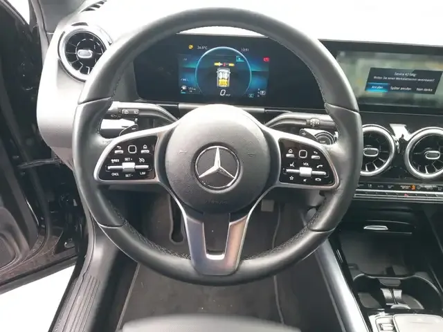 Mercedes-Benz GLA 220