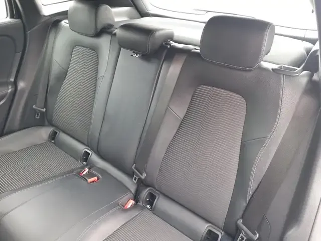 Mercedes-Benz GLA 220