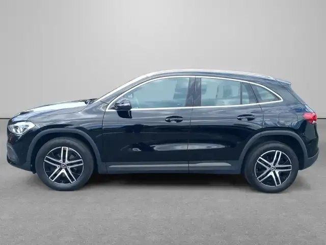 Mercedes-Benz GLA 220