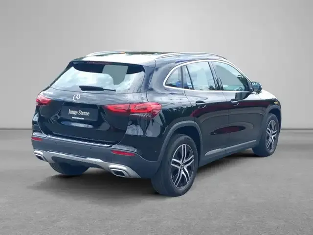 Mercedes-Benz GLA 220