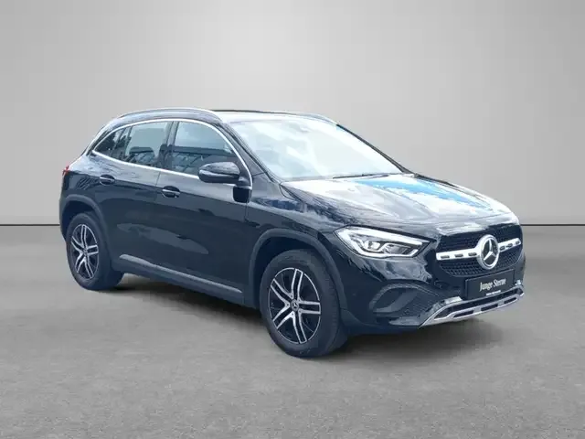 Mercedes-Benz GLA 220
