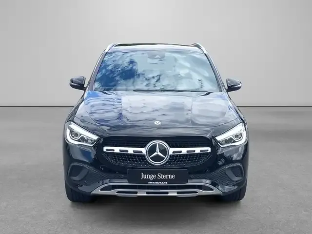 Mercedes-Benz GLA 220