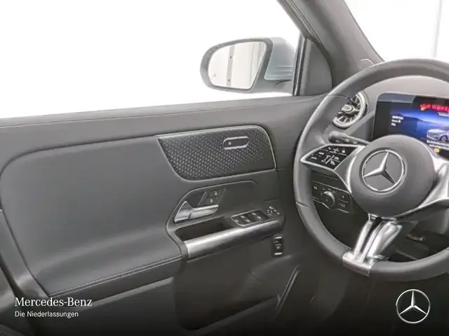 Mercedes-Benz EQA 300