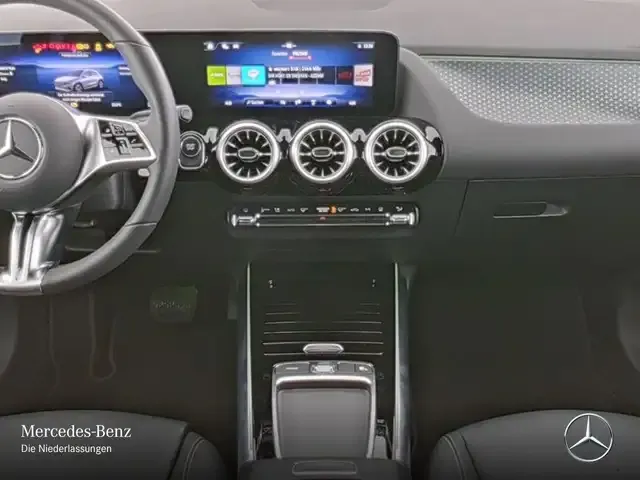 Mercedes-Benz EQA 300