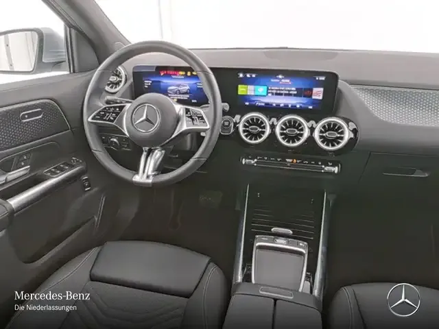 Mercedes-Benz EQA 300