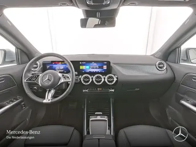 Mercedes-Benz EQA 300