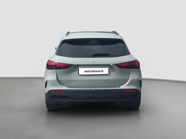 Mercedes-Benz GLA 200