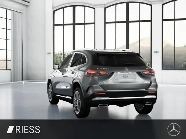 Mercedes-Benz GLA 200