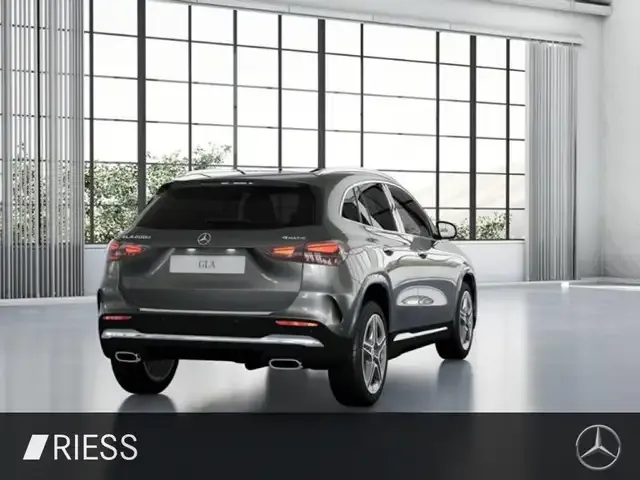 Mercedes-Benz GLA 200