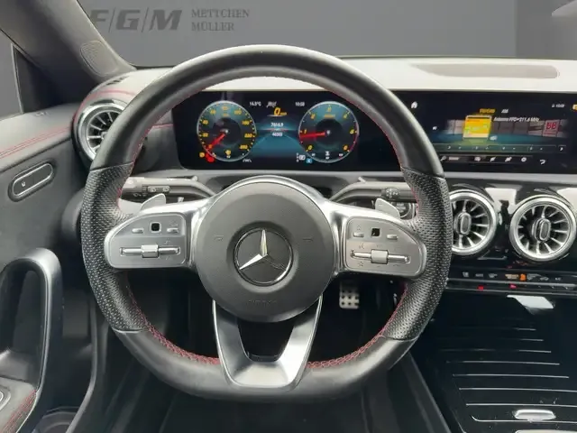 Mercedes-Benz CLA 200