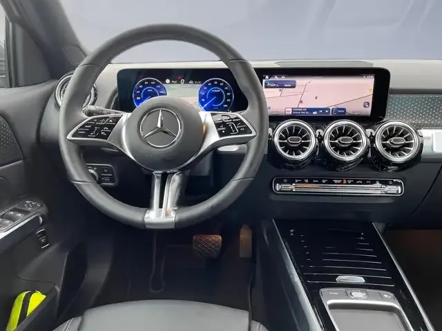Mercedes-Benz EQB 300