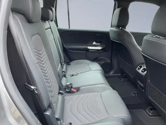 Mercedes-Benz EQB 300