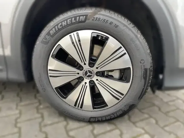 Mercedes-Benz EQB 300