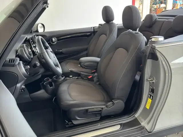 MINI Cooper Cabrio