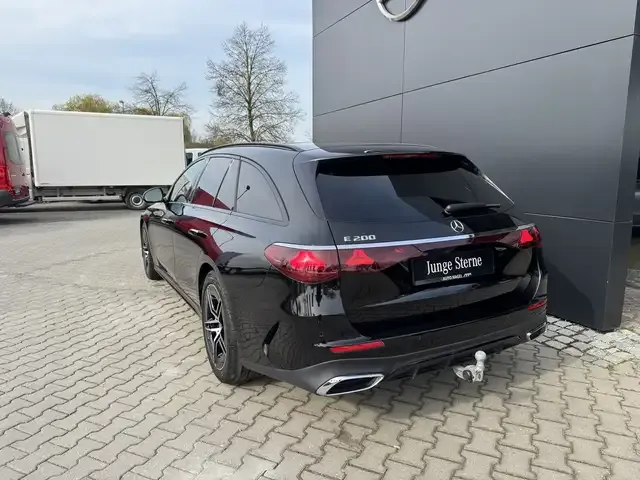 Mercedes-Benz E 200