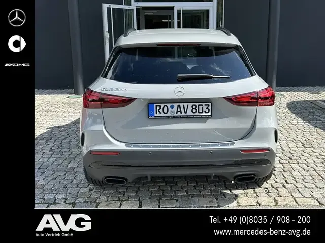 Mercedes-Benz GLA 200
