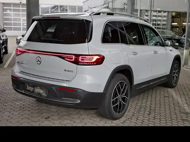 Mercedes-Benz EQB 300
