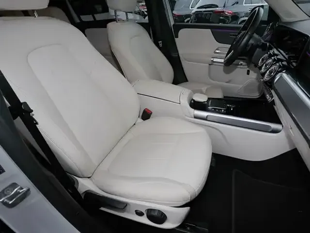 Mercedes-Benz EQB 300