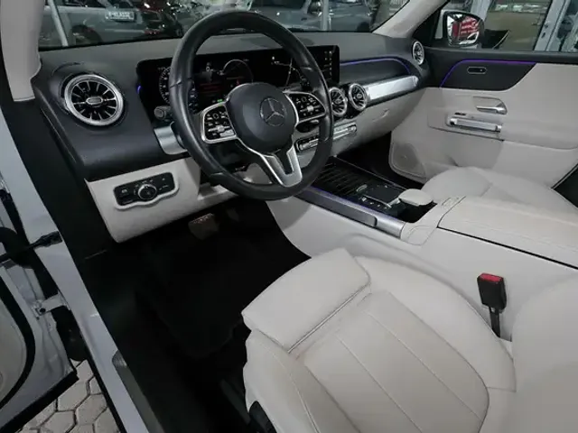 Mercedes-Benz EQB 300