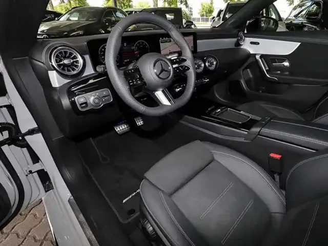 Mercedes-Benz CLA 200