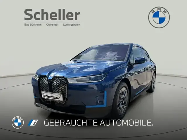 BMW iX