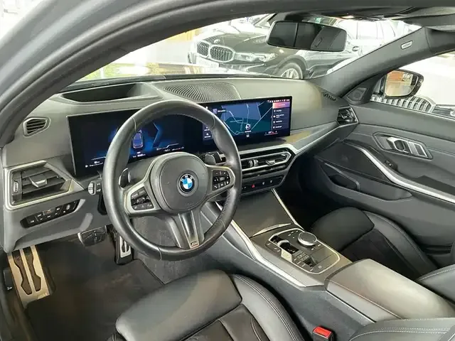 BMW 330