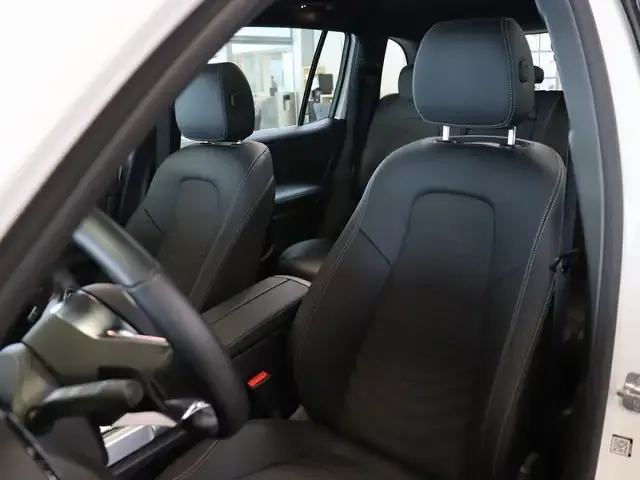 Mercedes-Benz EQB 300