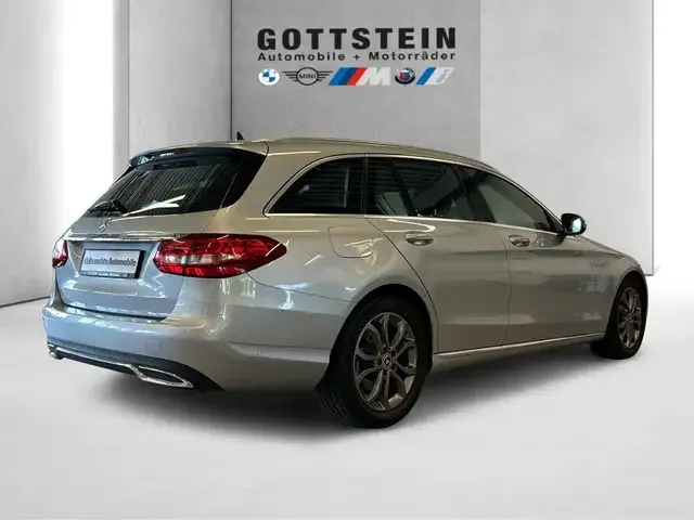 Mercedes-Benz C 220