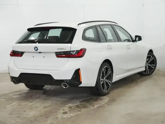 BMW 330