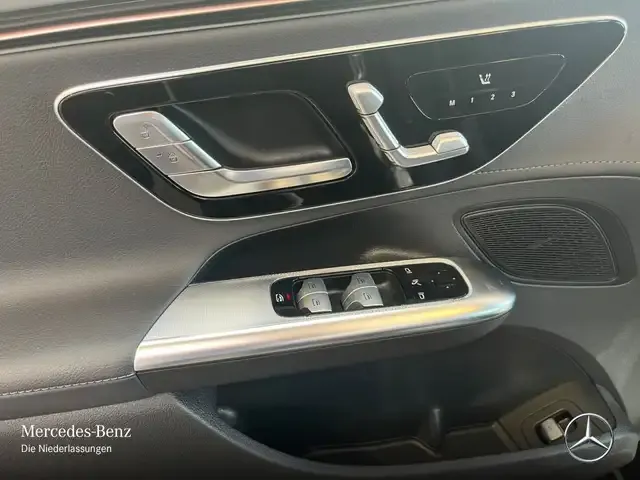 Mercedes-Benz EQE 300
