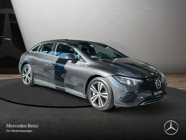 Mercedes-Benz EQE 300