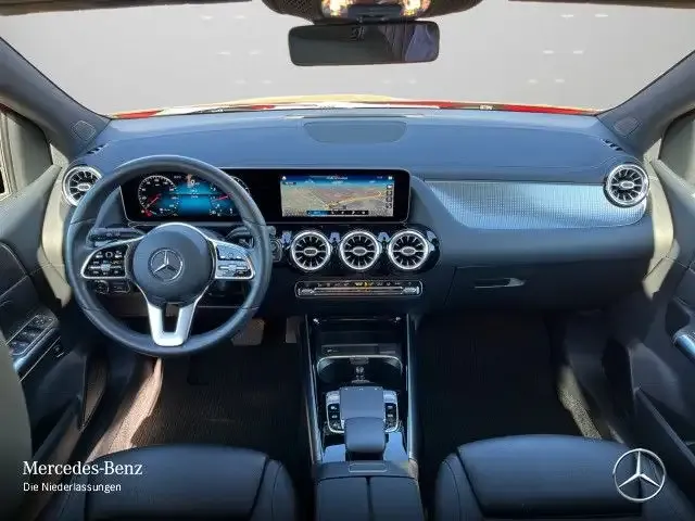 Mercedes-Benz B 220