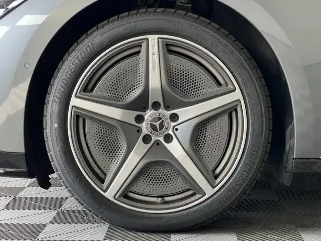 Mercedes-Benz EQE 350