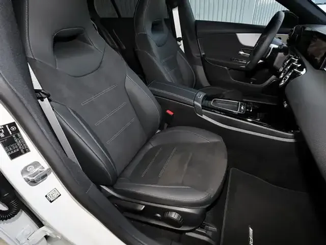 Mercedes-Benz CLA 220
