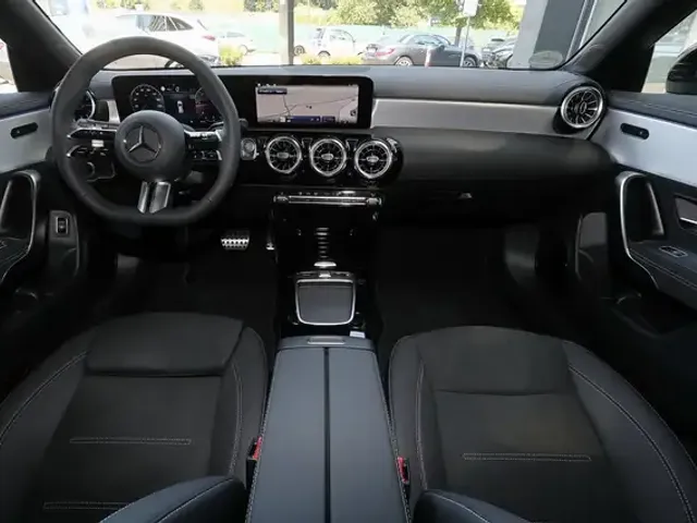 Mercedes-Benz CLA 220