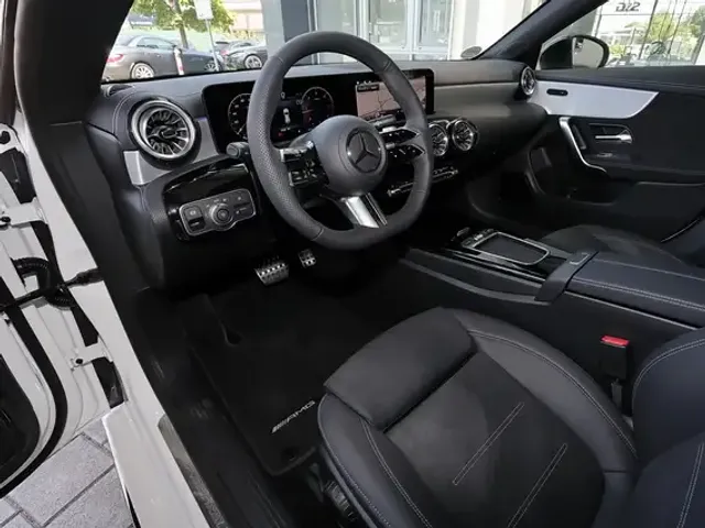 Mercedes-Benz CLA 220