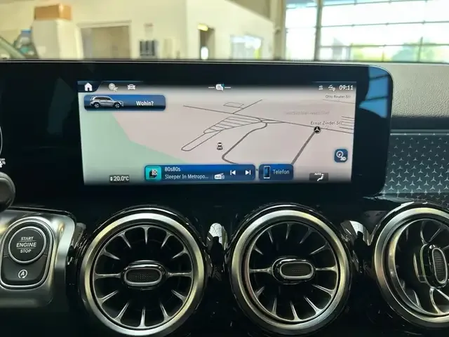 Mercedes-Benz GLB 200